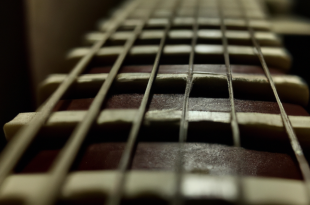 Chord Gitar Langkah Seiringan – Exists